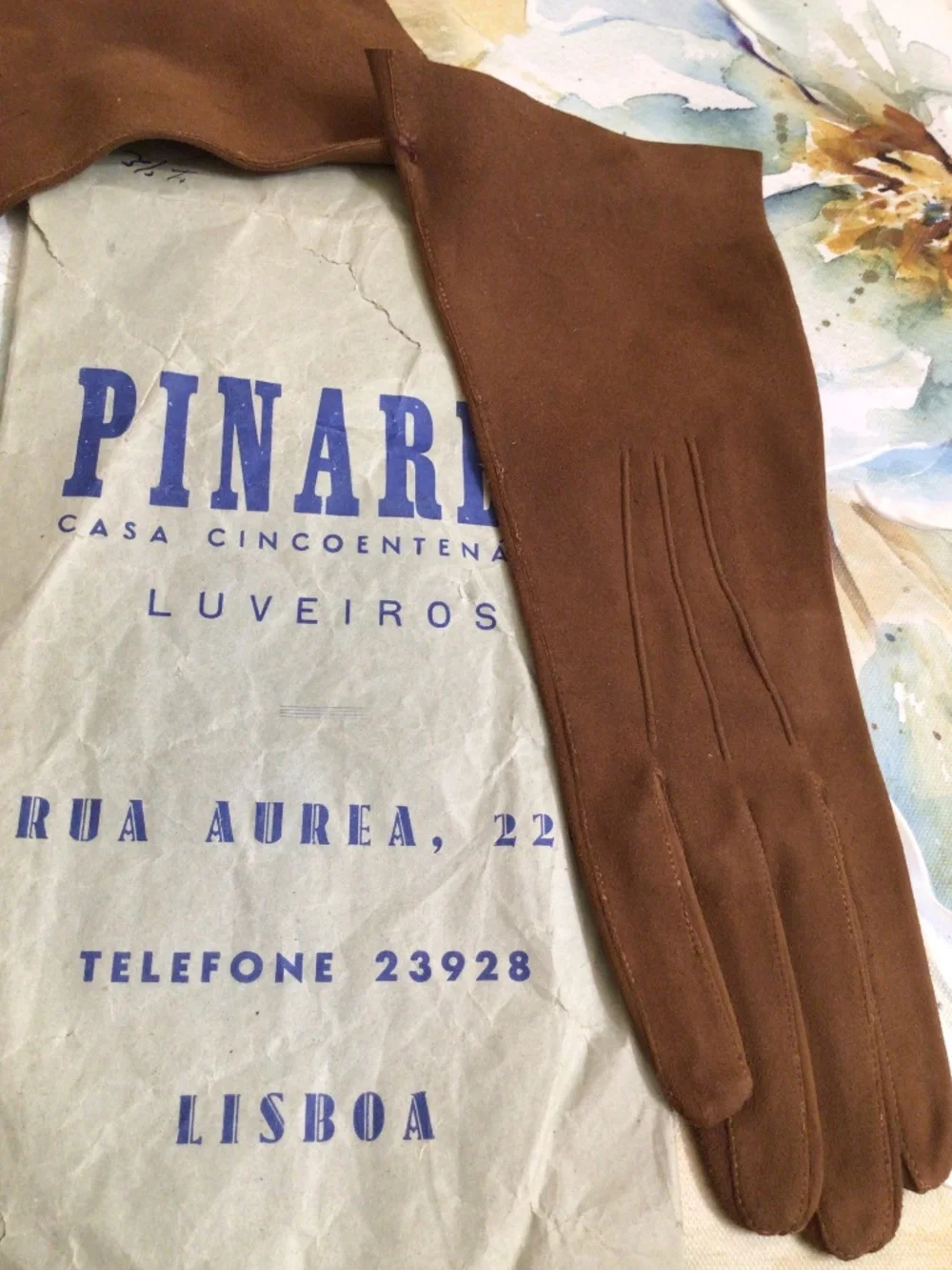 Vintage Womens Brown Suede Gloves Mid Length